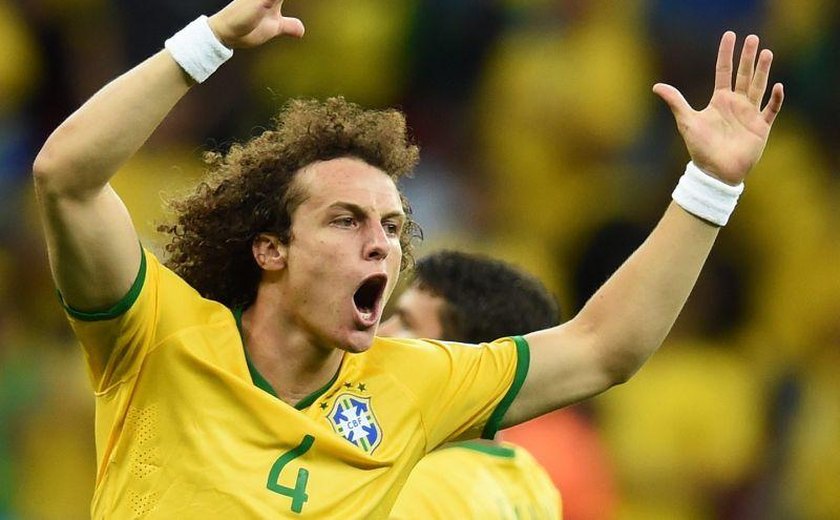 Após análise, Fifa confirma gol contra o Chile para David Luiz