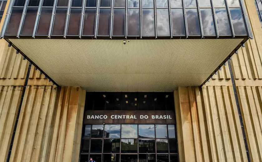 Banco Central amplia exigências para instituições participarem do Pix