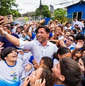 Prefeito Rodrigo Cunha entrega Escola Maceió Leitura com estrutura para 850 alunos