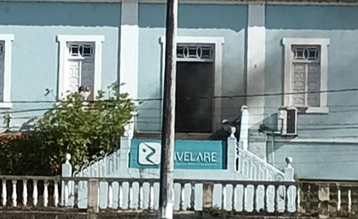 Fumaça densa no prédio da Santa Casa de Misericórdia de São Miguel
