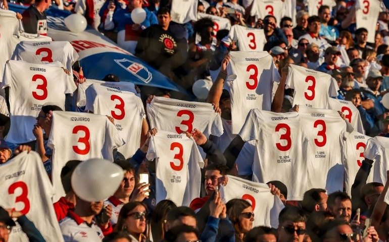 Primeira partida do Nacional depois da morte de Izquierdo é marcada por homenagens e emoção