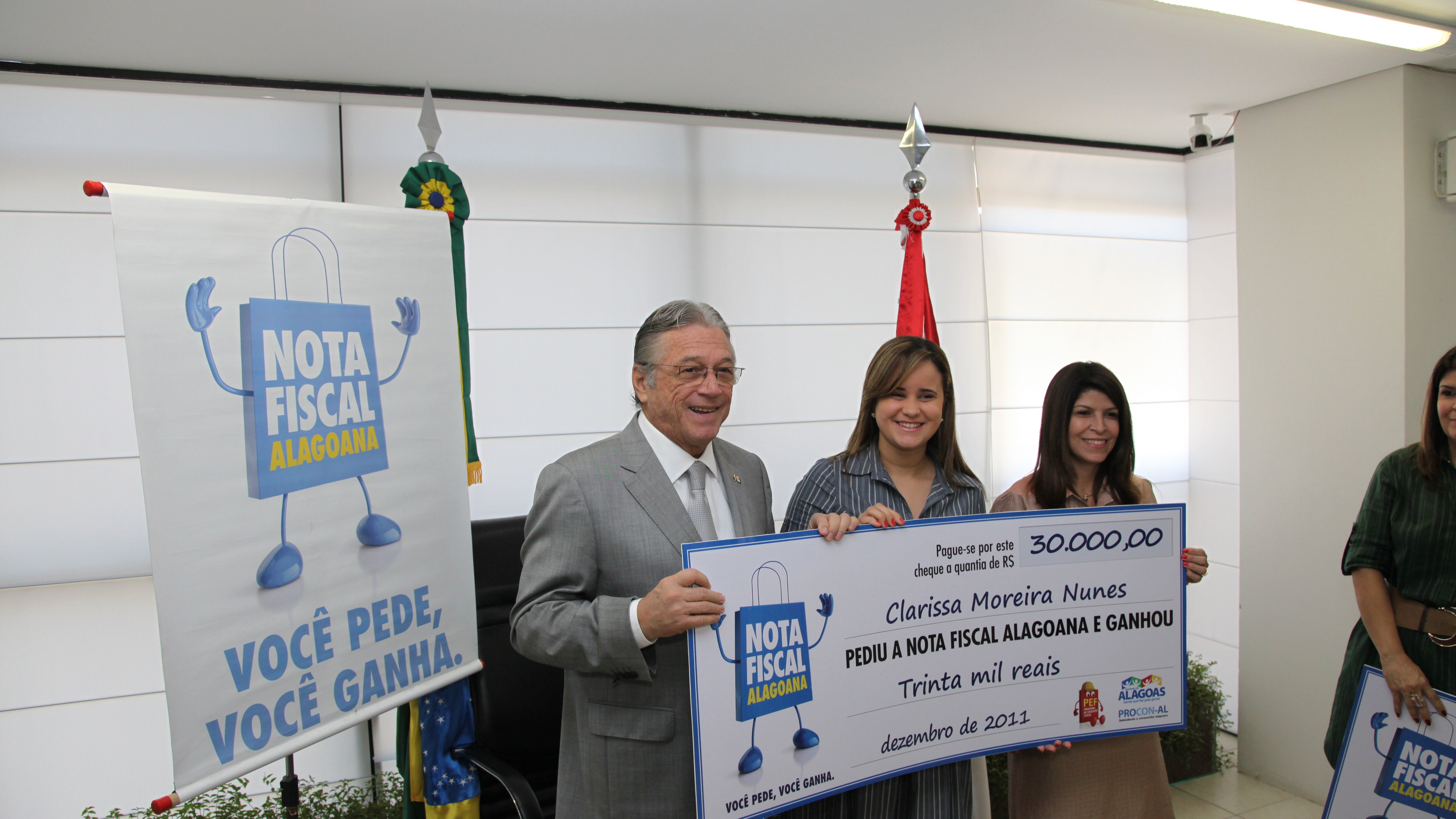 29-12-2011 Teotonio entrega Premio nota fiscal(TC) (38).JPG