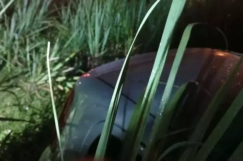 Homem é encontrado morto dentro de carro em canavial no Benedito Bentes