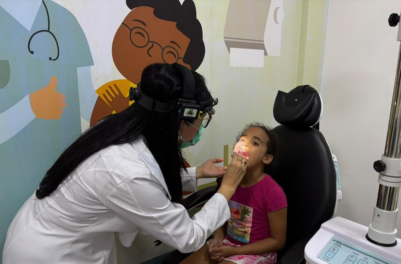 Médica orienta sobre período para levar crianças ao otorrinolaringologista pela primeira vez