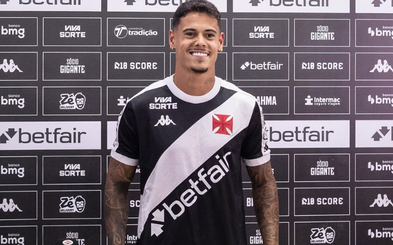 Vasco apresenta trio defensivo em tentativa de arrumar setor crítico do time