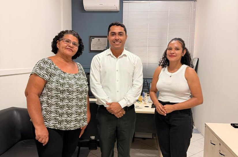 Vereador David do Emprego apoia mobilização para reconstrução de Barraca na orla de Maceió