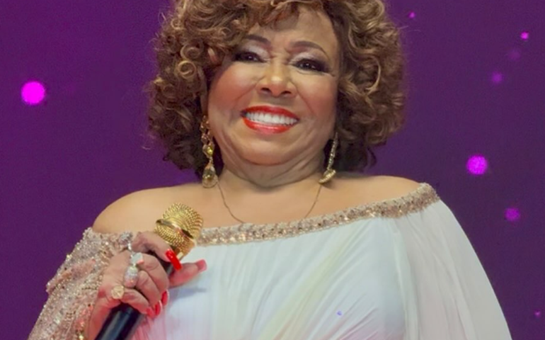 Alcione diz que fará 'macumbinha' para Trump e defende Alexandre de Moraes em programa de TV