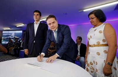 Renan Filho assina ordem de serviço do Marco Referencial de Maceió