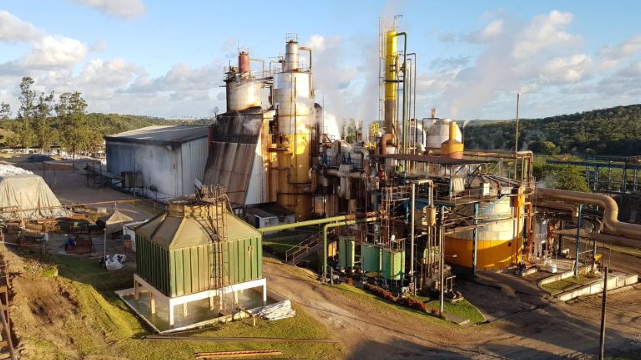 Alagoas adere a convênio que fortalece a fabricação de combustível sustentável de aviação