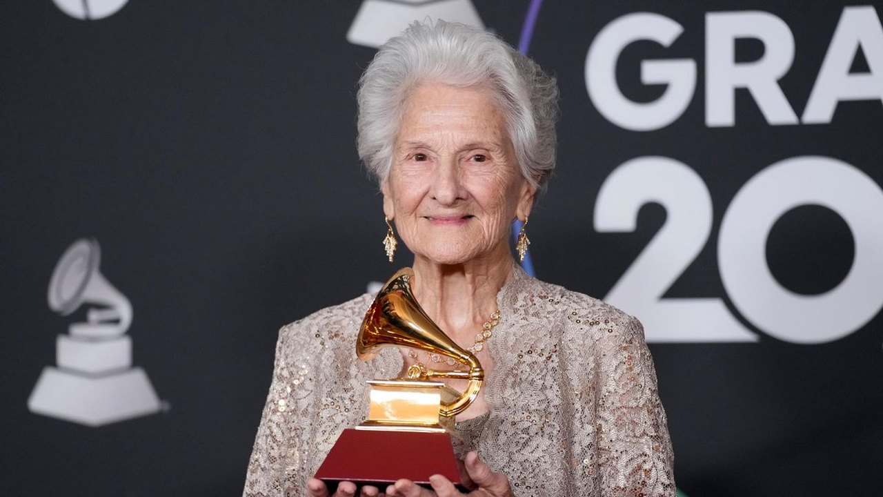 Quem é Ángela Álvarez, a cubana de 95 anos que foi a revelação do Grammy Latino