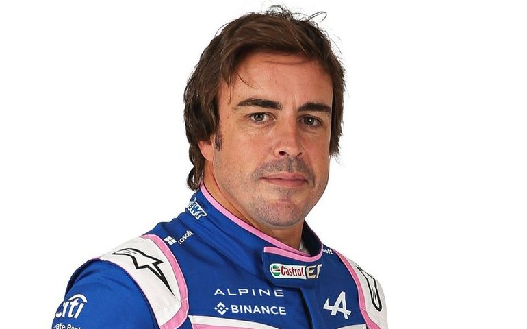 Ocon revela decepção com Fernando Alonso, mas diz: &#8216;É uma lenda do esporte&#8217;