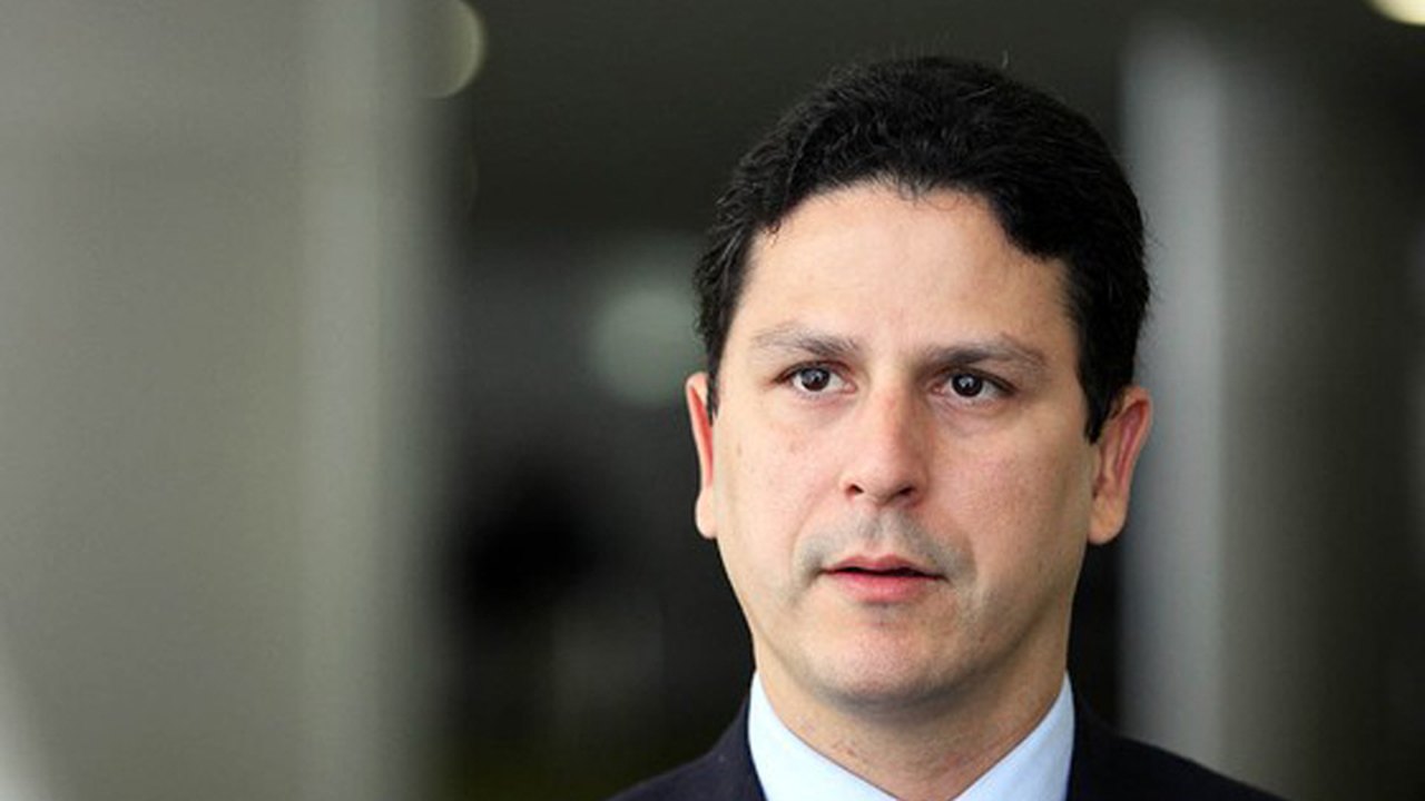 Araújo: tentativa de lançar candidatura própria no PSDB é ‘desrespeito ao País’