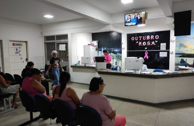 Mais de 1.800 exames de prevenção à saúde da mulher foram realizados em Penedo durante o Outubro Rosa