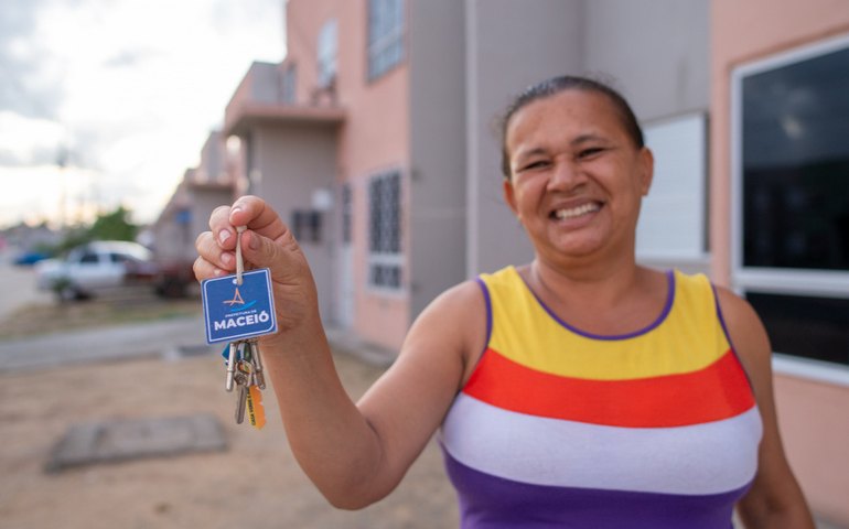 Mulheres vítimas de violência doméstica reconstroem suas vidas em moradias próprias