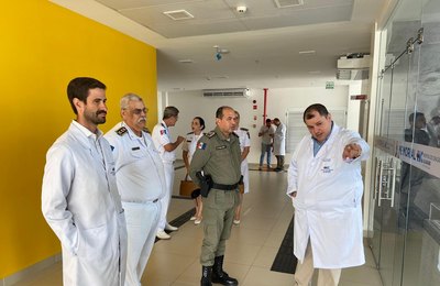 Comandante da PM discute atendimento a militares em visita ao Hospital do Coração