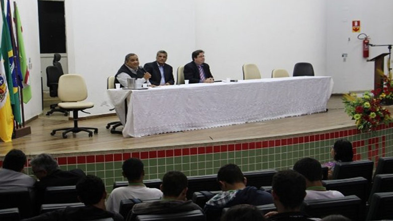 Estudantes de Palmeira dos Índios debatem sobre prevenção à violência