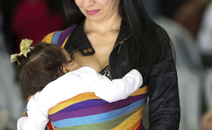 Mãe terá direito de amamentar a cada intervalo de duas horas, por até 30 minutos, por filho Mãe terá direito de amamentar a cada intervalo de duas horas, por até 30 minutos, por filho