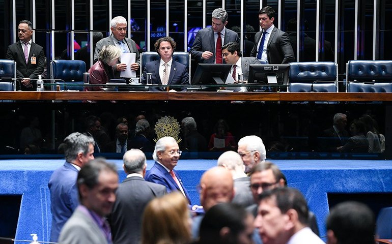 Cursos de agentes de segurança devem ter matérias sobre direitos humanos