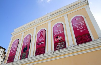 Novos Caminhos, vida nova: Mulheres relatam a felicidade com a cura do câncer