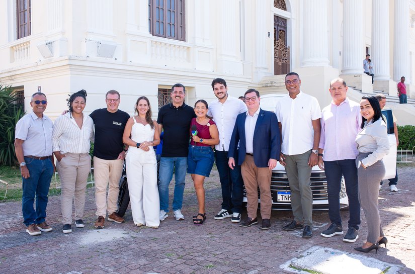 Prefeitura participa da entrega dos prêmios do Natal Premiado e reforça apoio ao comércio local