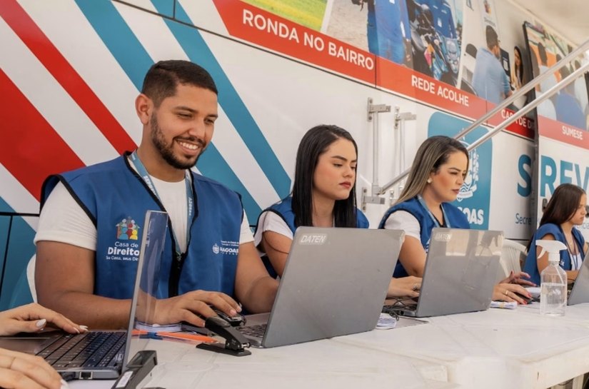Ônibus da Seprev chega a Penedo com serviços gratuitos para a população