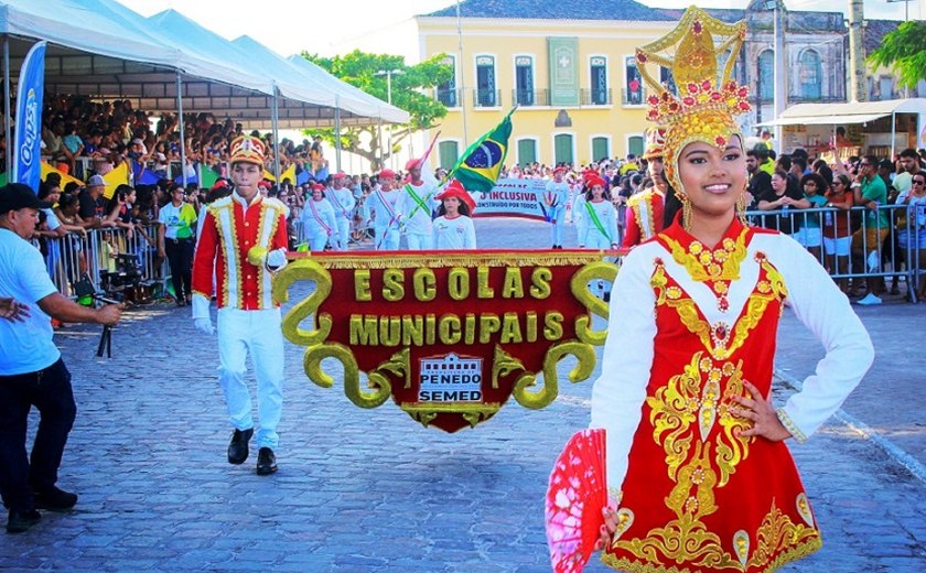 Penedo realiza o melhor e mais emocionante desfile cívico de Alagoas
