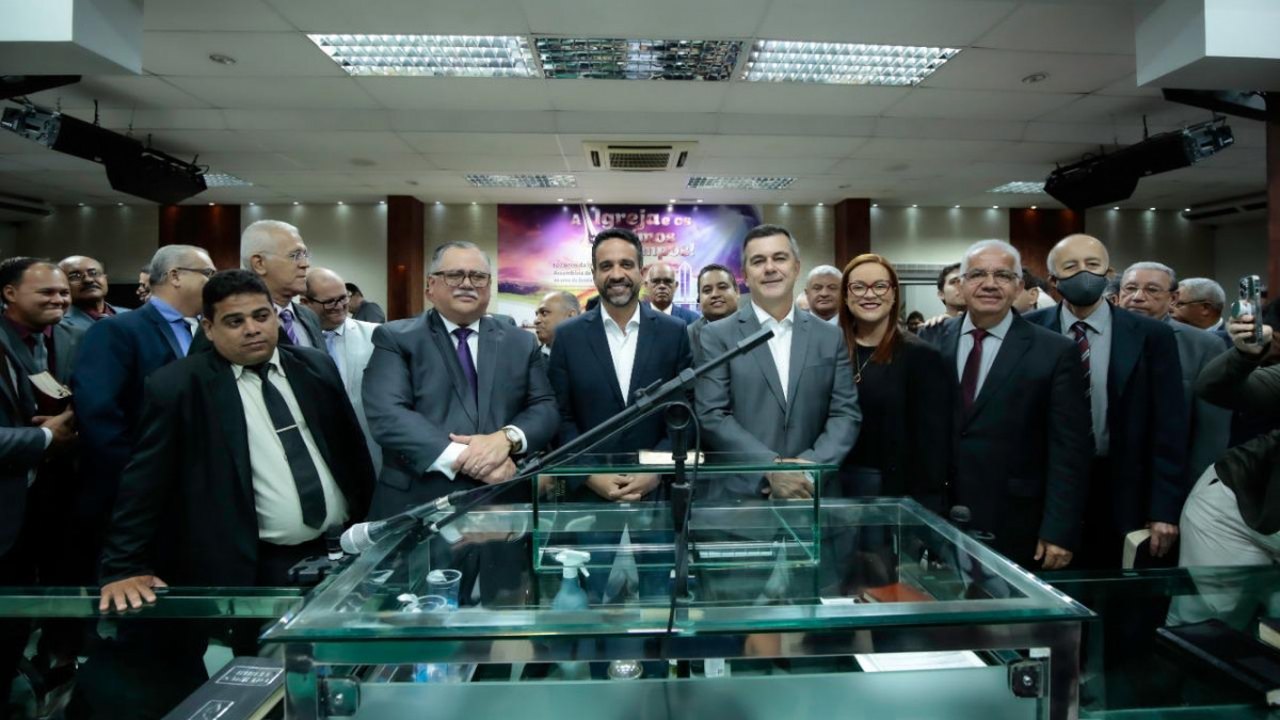 Paulo Dantas participa de culto e valoriza a importância da Assembleia de Deus