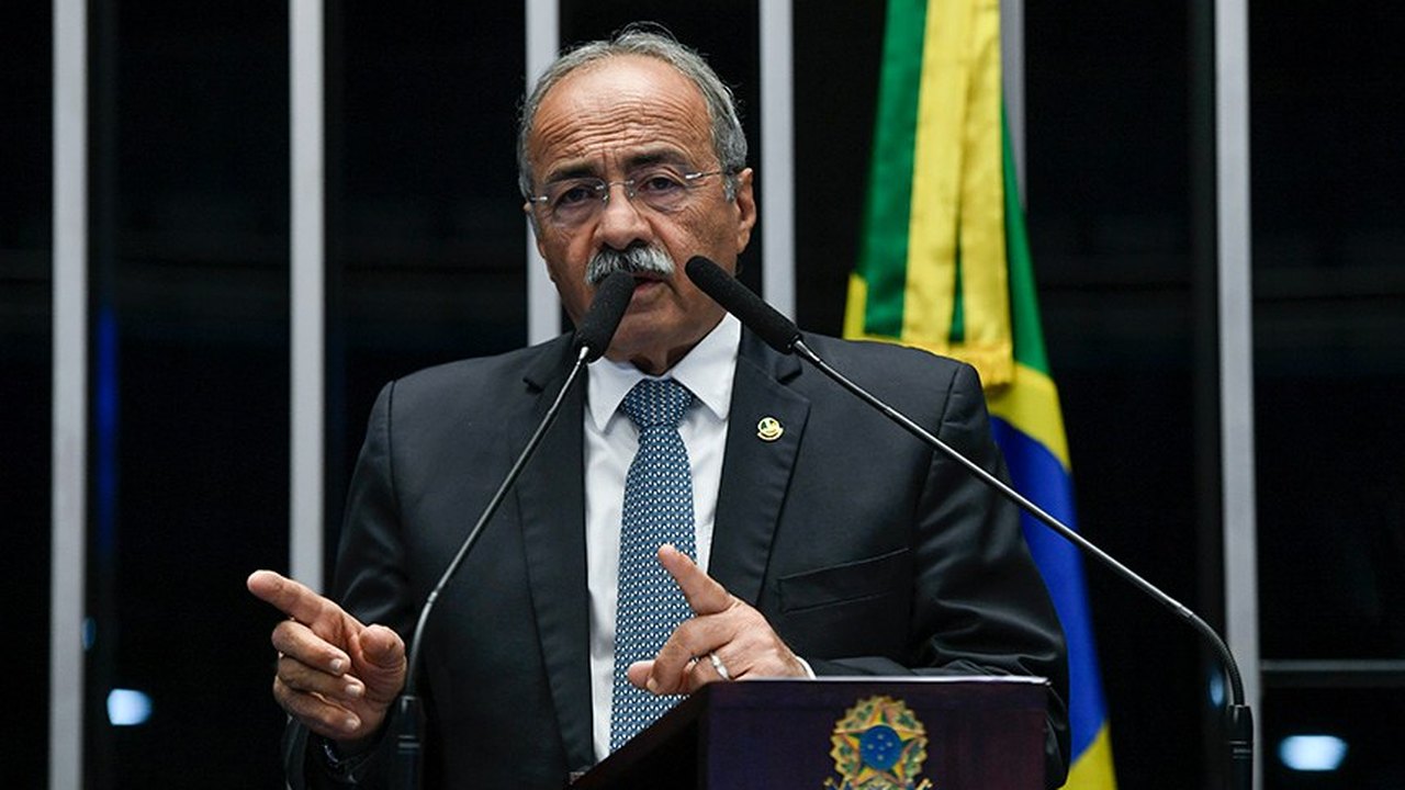 Chico Rodrigues é contra uso de recursos do Sesc e Senac na Embratur