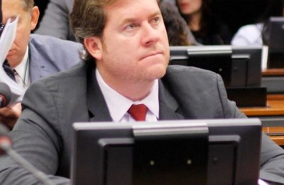 Marx deixa Ministério do Turismo para votar a favor da PEC do Teto     