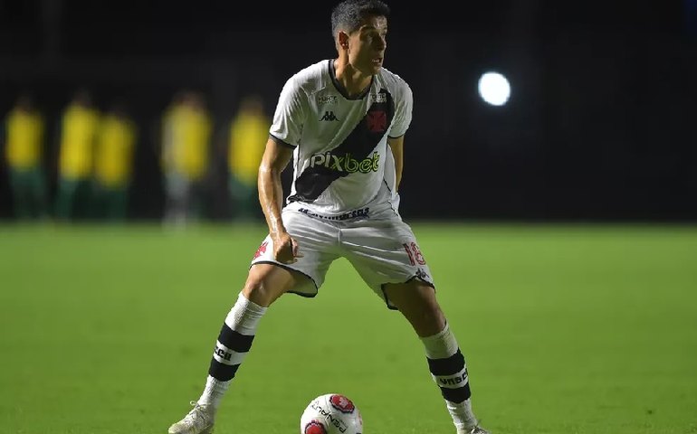 Guarani negocia com o Vasco a contratação do meia Matheus Barbosa