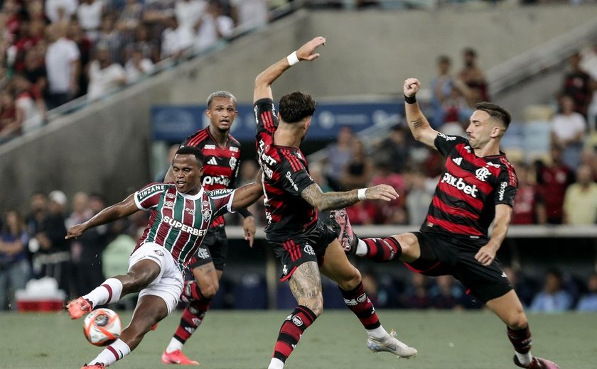 Flamengo vence Fluminense no primeiro capítulo da final do Carioca