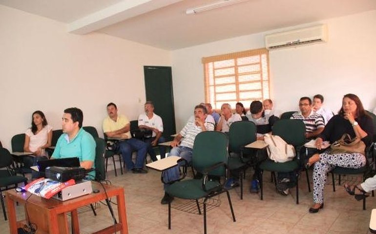 Apicultores do sertão fazem parceria com o IMA e apresentam ações