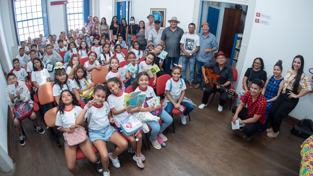 Ação com crianças encerra programação do Arraiá Literá da Biblioteca Graciliano Ramos