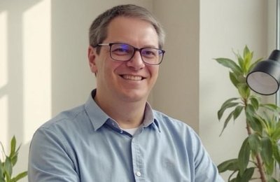 P﻿odcast, empreendedorismo e inclusão: a trajetória de Claudio Gonçalves inspira empresários no Brasil