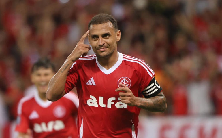 Alan Patrick faz três, Inter supera Atlético Nacional e lidera grupo mais forte da Libertadores