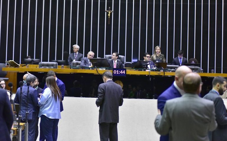 Congresso está reunido para analisar vetos presidenciais; acompanhe