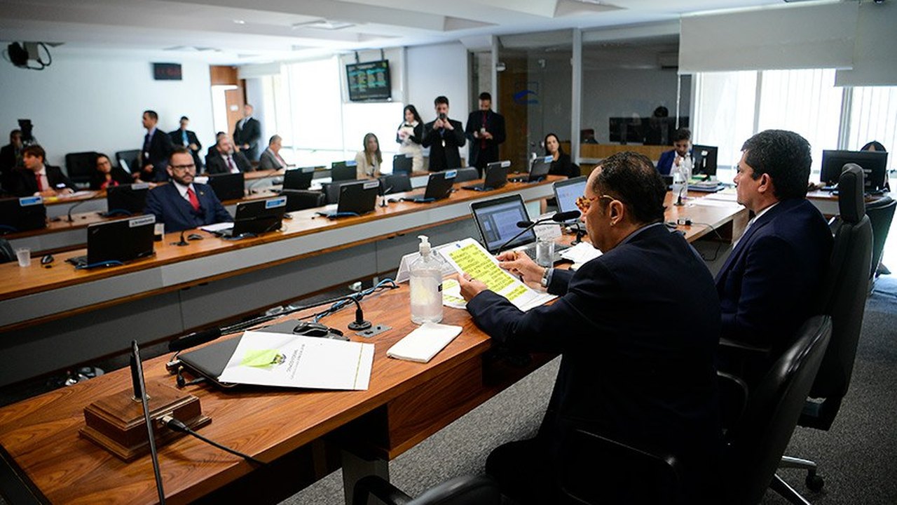 CSP adia votação de projeto que inclui ensino de direitos humanos a policiais