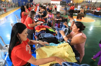 Bazar do Bem realizado pela Prefeitura de Penedo tem grande adesão e distribui mais de 8.500 itens