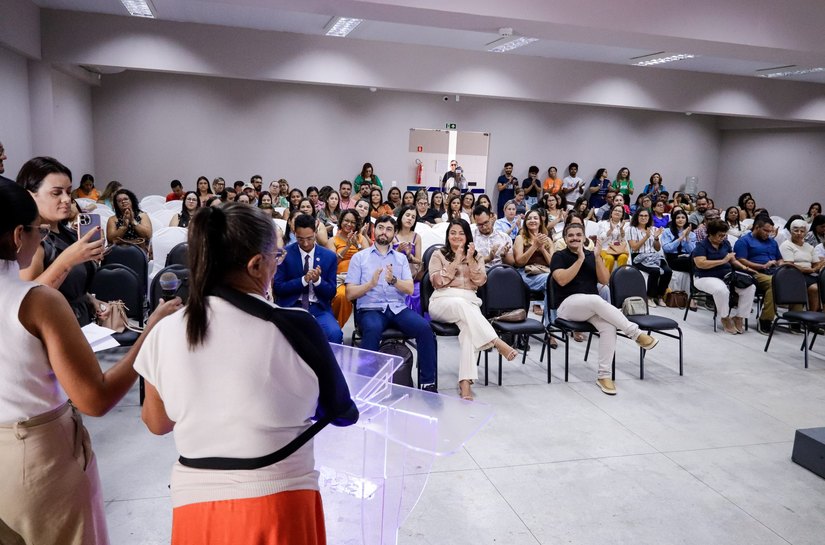 Prefeita de Palmeira participa de audiência pública para construção do Plano Estadual Pela Primeira Infância