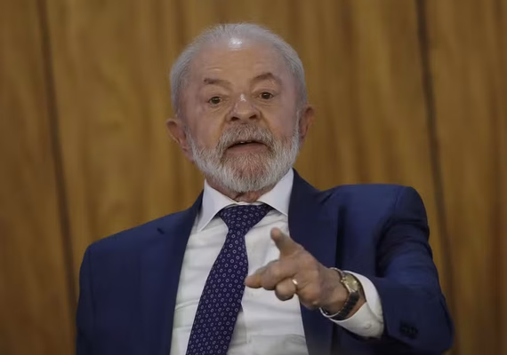 Desaprovação ao governo Lula recua, mas ainda é maioria, aponta pesquisa Quaest