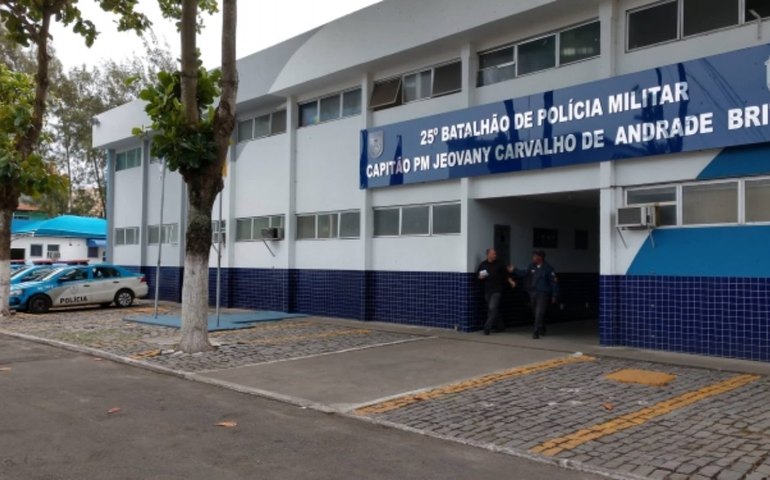 Gravação de videoclipe com cena de assalto em Búzios termina com grupo levado para delegacia