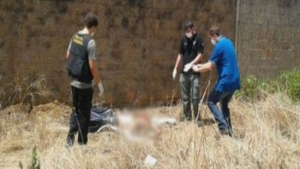 Polícia investiga aonde o assassino teria deixado a cabeça da mulher esquartejada
