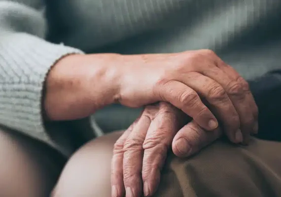 Alerta: idosos são alvos fáceis de golpes online