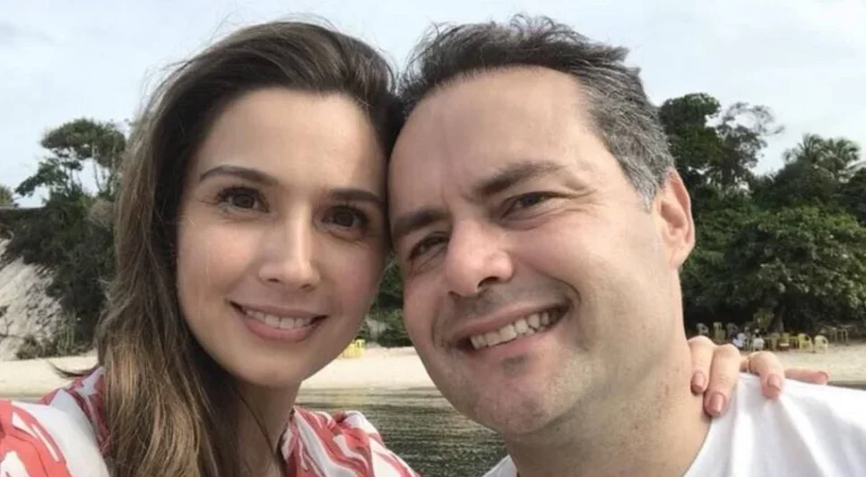 Renata Calheiros, esposa de Renan Filho, votou a favor de TAG que reconheceu dívida da Prefeitura de Maceió com a Ceilurb no TCE-AL. - Foto: Reprodução/Facebook