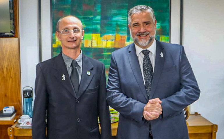 Secom firma parceria com Conselho Nacional de Saúde para combater notícias falsas