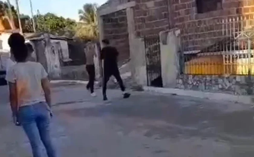 Adolescente de 17 anos é morto com golpes de arma branca perto da escola em que estudava