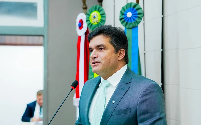 Rui Palmeira comprova que cumpriu percentual constitucional de aplicação na educação e questiona relatório sobre contas de 2019