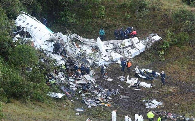 Avião da Chape tinha combustível limitado e excesso de peso