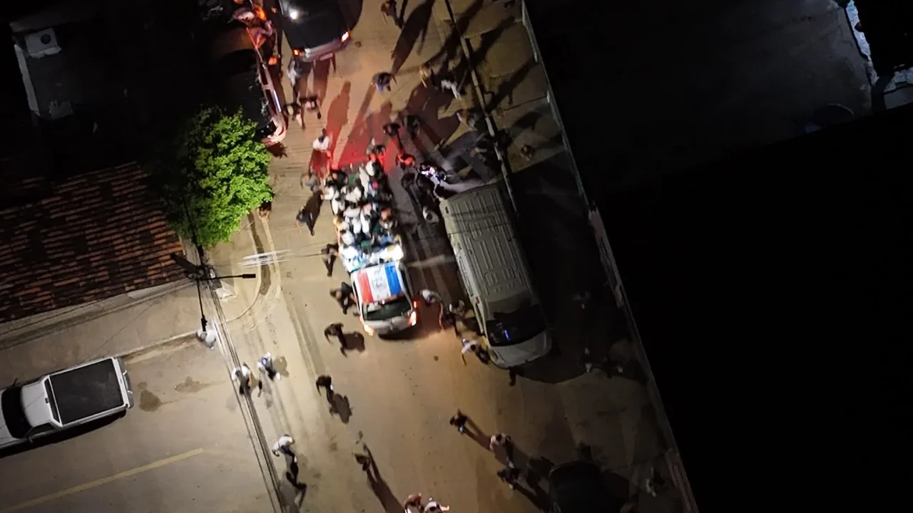 Vídeo: após faltar a debate na Band, caravana de JHC em Arapiraca registra baixa adesão