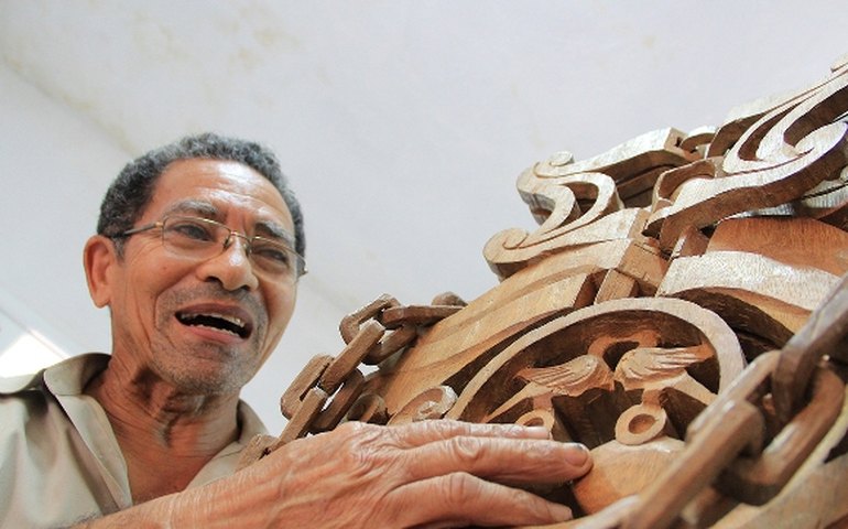 Escultor de histórias: Mestre Pedrocas transforma madeira em poesia